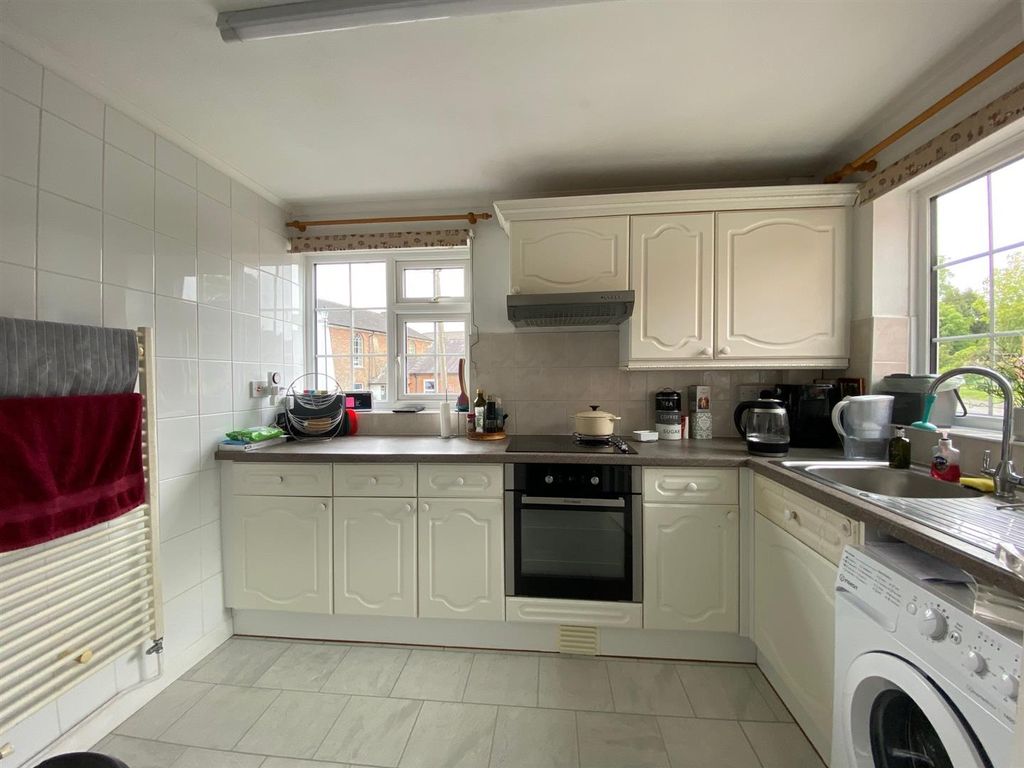 Additional image 5 of 2 bed flat for saleMount Street, Battle TN33