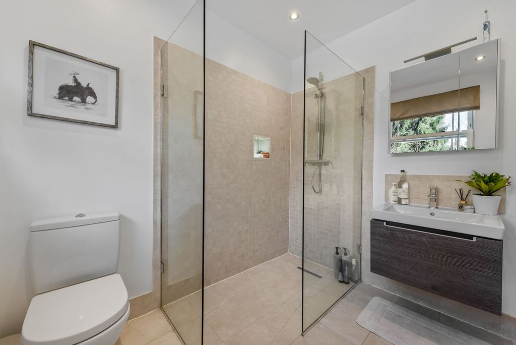 Additional image 15 of 6 bed detached house for saleLlanvair Drive, Ascot SL5