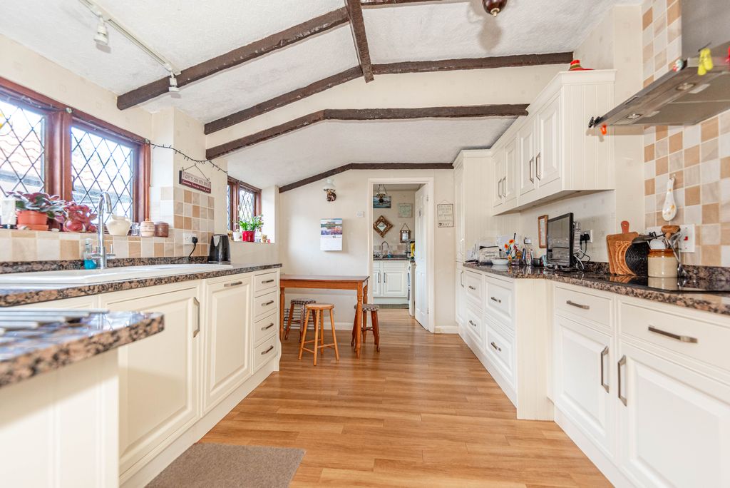 Additional image 21 of 4 bed detached bungalow for saleRiverside Avenue, Broxbourne EN10