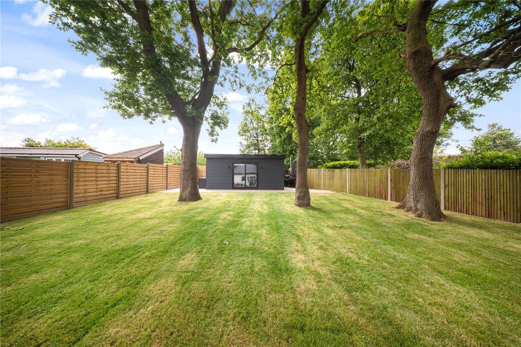Additional image 29 of 5 bed bungalow for saleWoodlands Park, Bexley, Kent DA5
