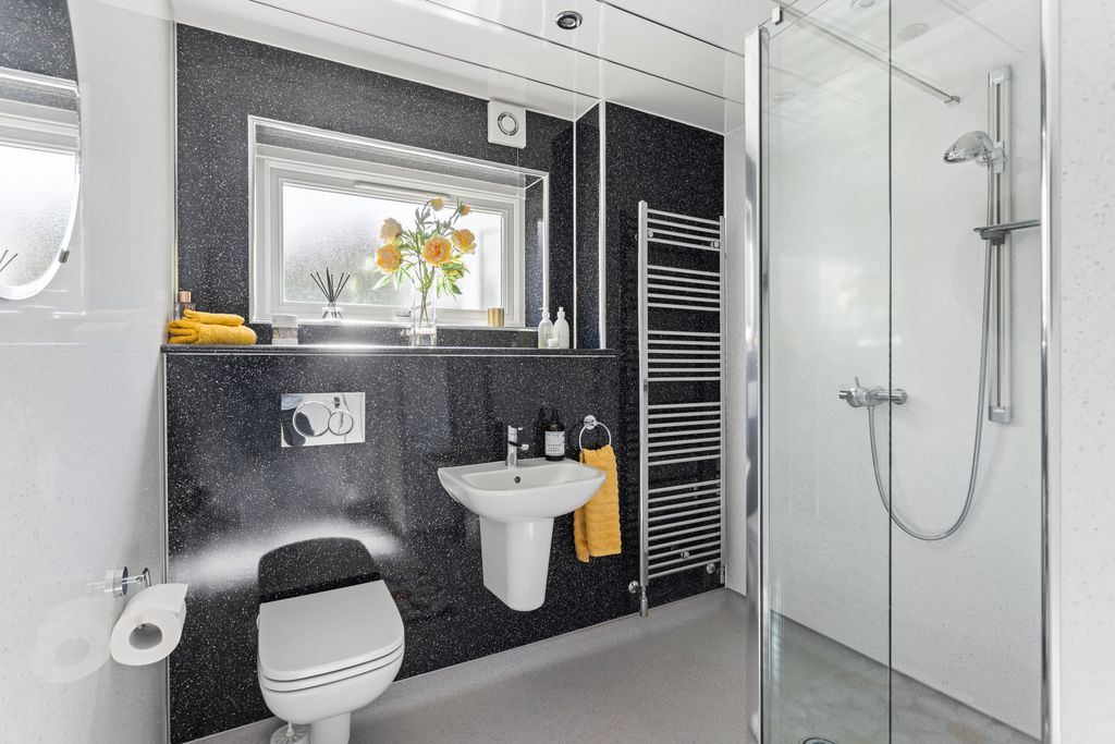 Additional image 11 of 2 bed flat for sale80 Mansfield Road, Balerno EH14