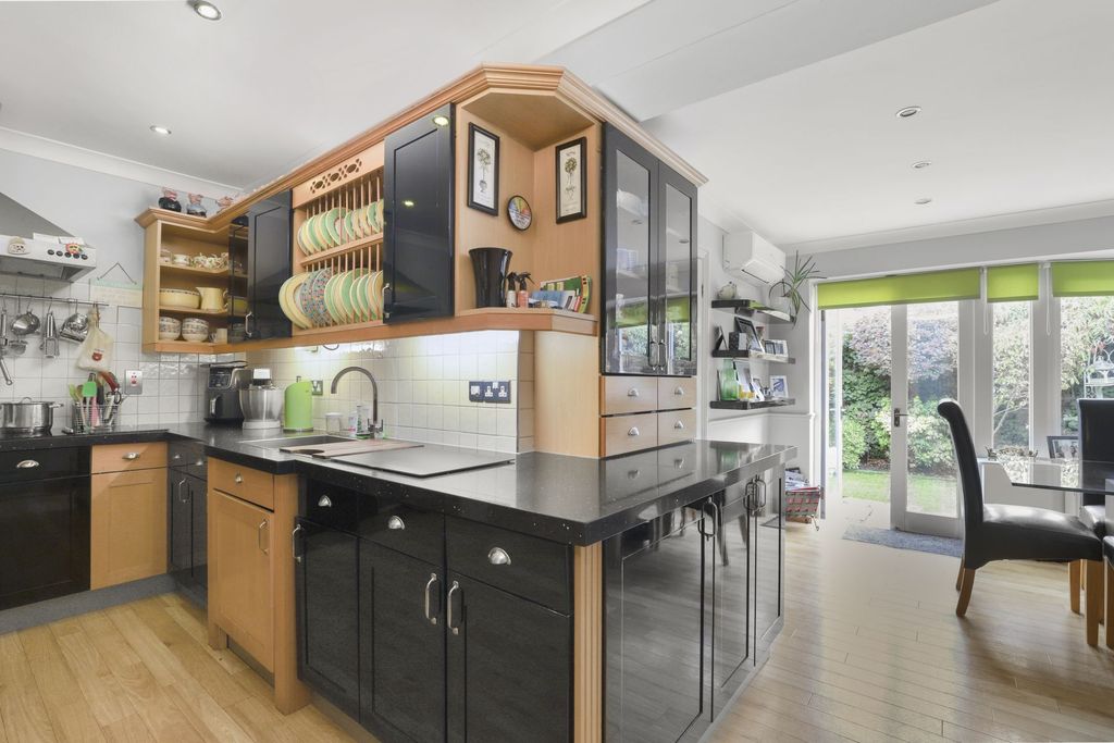 Additional image 13 of 4 bed link detached house for saleWestbury Lane, Buckhurst Hill IG9