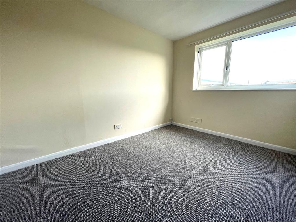 Additional image 4 of 2 bed flat for saleEast Yar Road, Sandown PO36