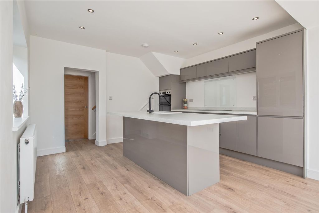 Additional image 4 of 3 bed semi-detached house for saleKenilworth Road, Wortley, Leeds LS12
