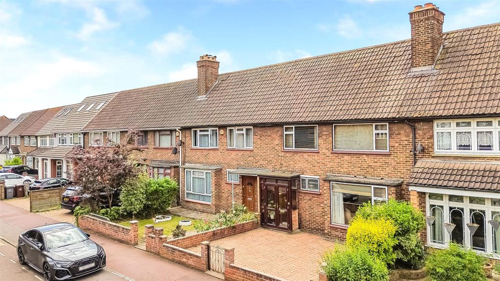 3 bed terraced house for saleSouthwold Drive, Barking IG11