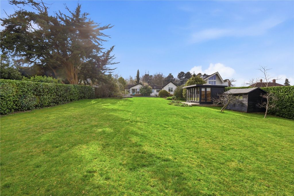 3 bed bungalow for saleLeiston Road, Aldeburgh, Suffolk IP15