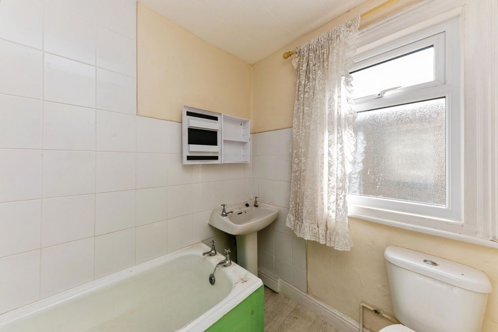 Additional image 7 of 2 bed flat for saleAlgernon Street, Grimsby DN32