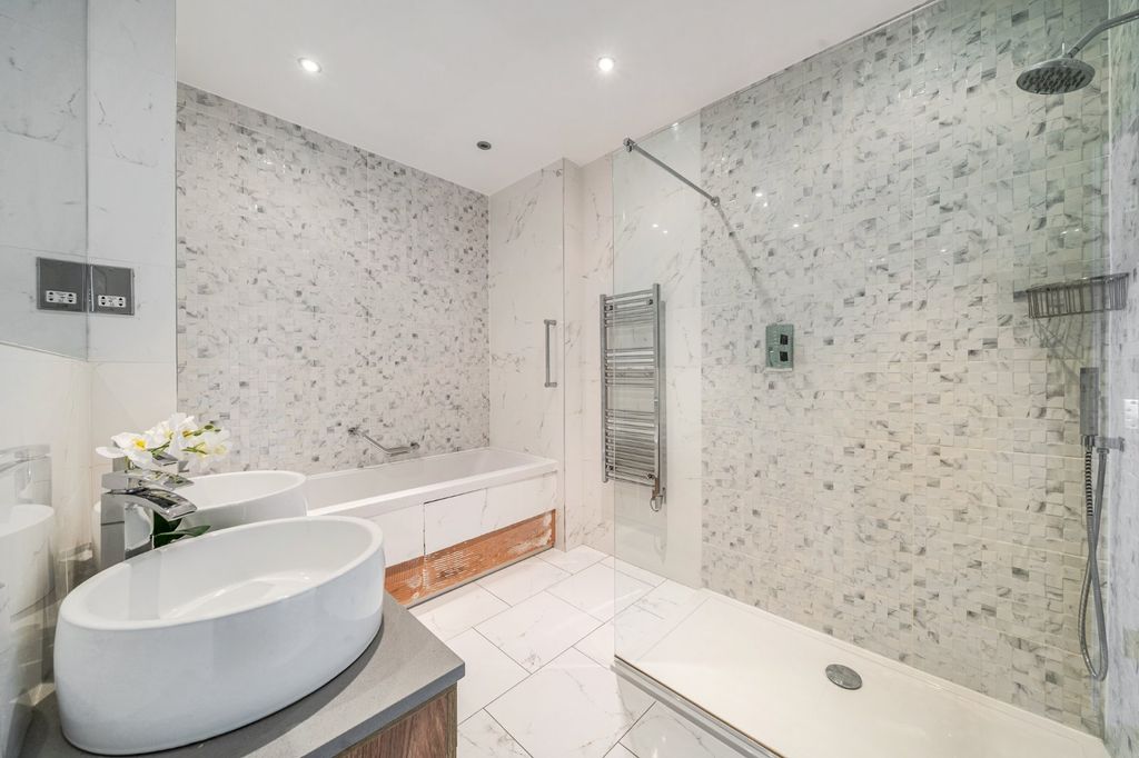 Additional image 6 of 3 bed flat for saleKemerton Road, Beckenham BR3