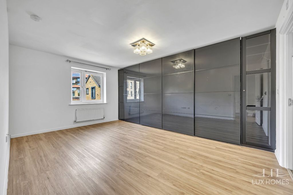Additional image 9 of 5 bed detached house for salePinnacle Hill, Bexleyheath DA7