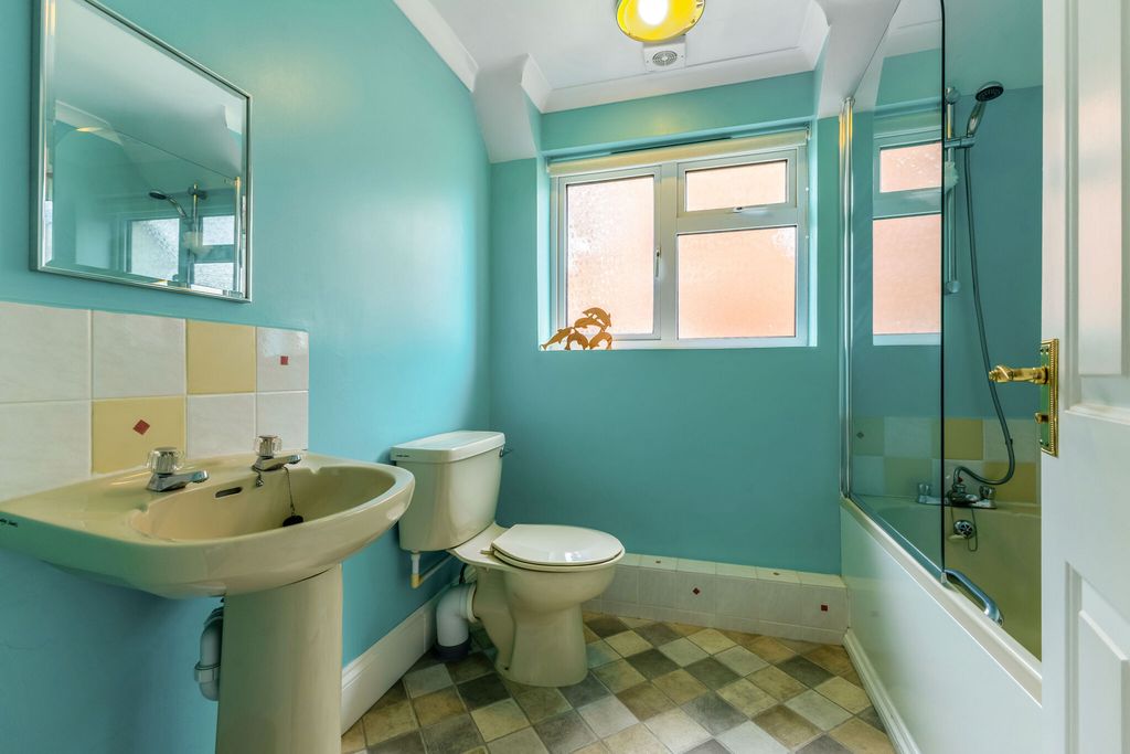 Additional image 16 of 3 bed detached house for saleGreenfields Avenue, Alton GU34