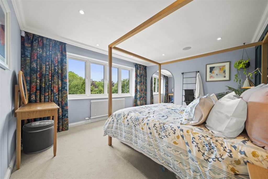 Additional image 12 of 4 bed semi-detached house for saleManor House Gardens, Abbots Langley WD5