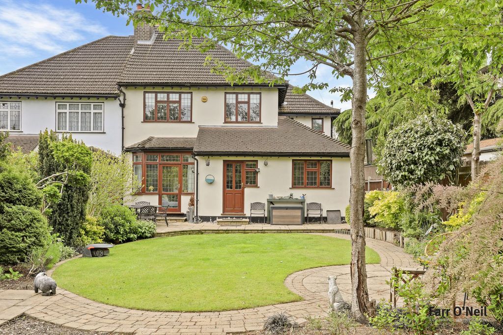 Additional image 28 of 4 bed semi-detached house for saleForest Side, Buckhurst Hill IG9