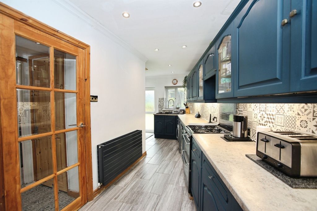 Additional image 9 of 4 bed semi-detached house for saleMorris Avenue, Llanishen, Cardiff CF14
