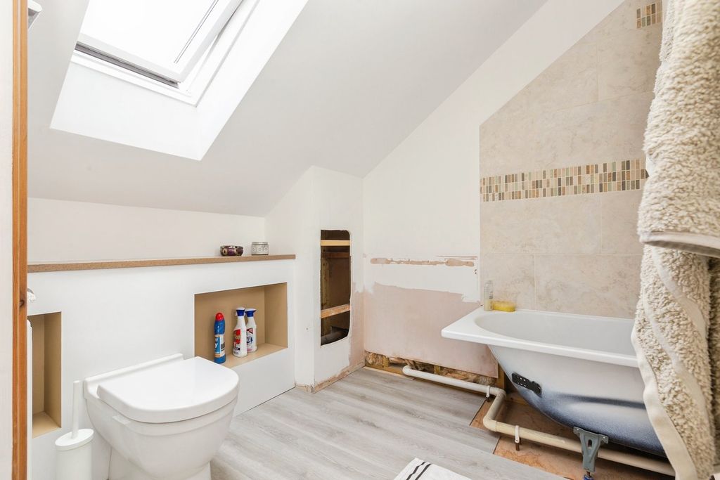 Additional image 22 of 4 bed detached house for saleWendover Road, Weston Turville, Aylesbury HP22
