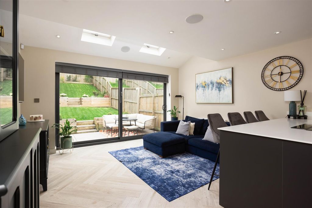 Additional image 6 of 4 bed terraced house for saleCliff Oaks, Fawcett Lane, Wortley, Leeds LS12