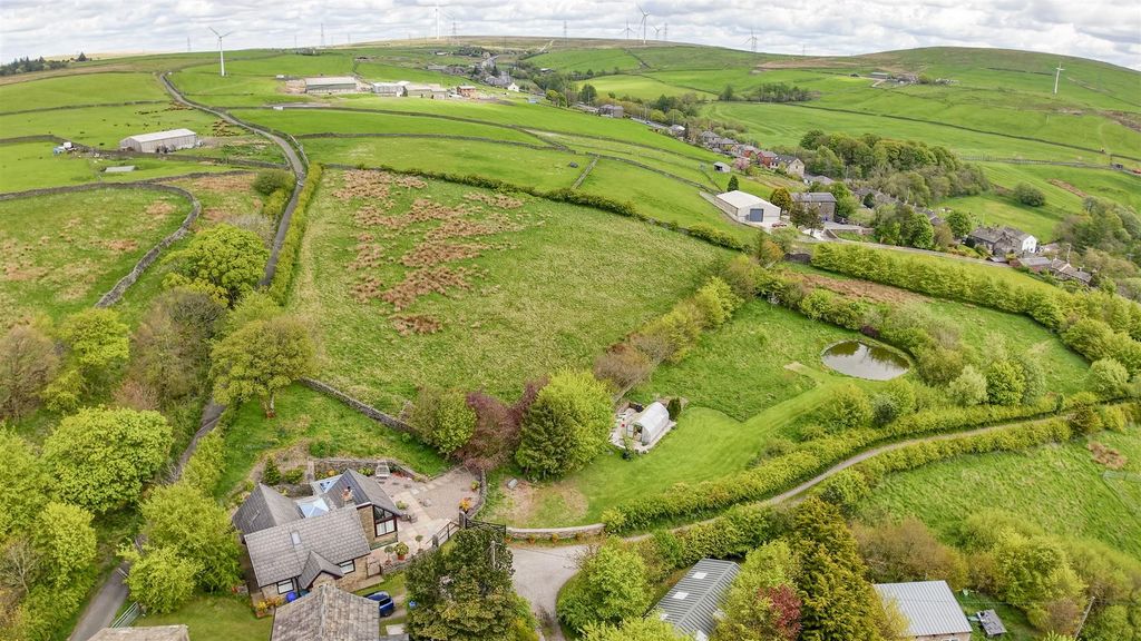 3 bed detached house for saleTodmorden Old Road, Bacup, Rossendale - With 4.3 Acres OL13