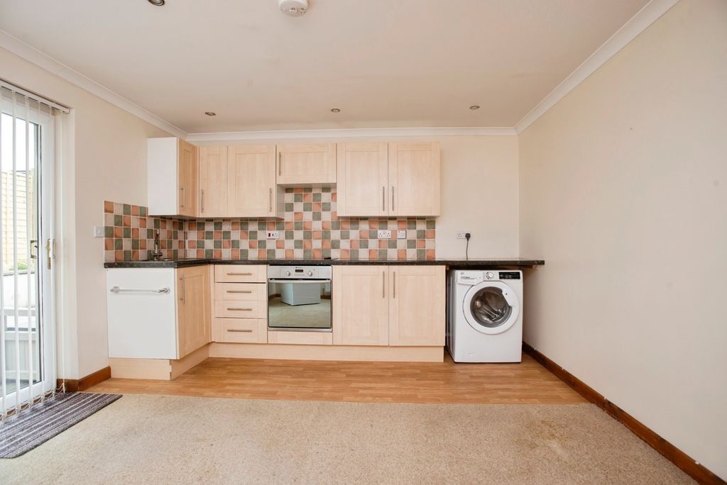 5 bed bungalow for saleAbbots Close, Bodmin, Cornwall PL31 photo 5