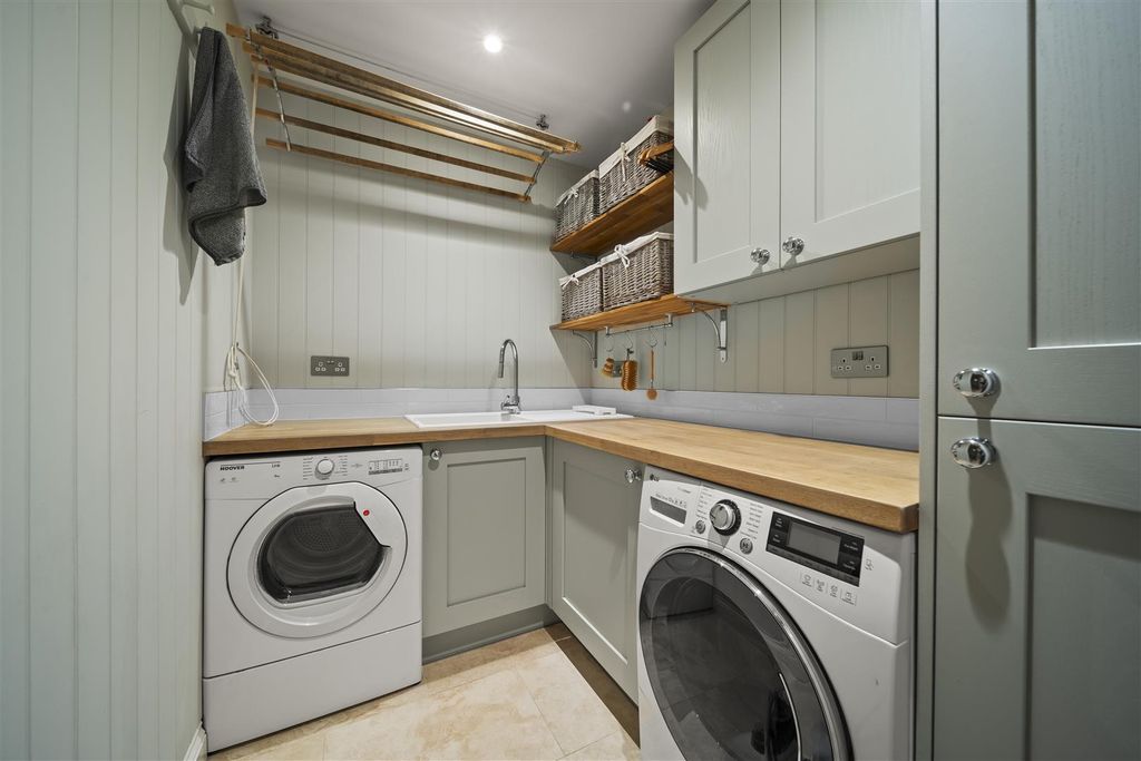 Additional image 8 of 4 bed semi-detached house for saleManor House Gardens, Abbots Langley WD5