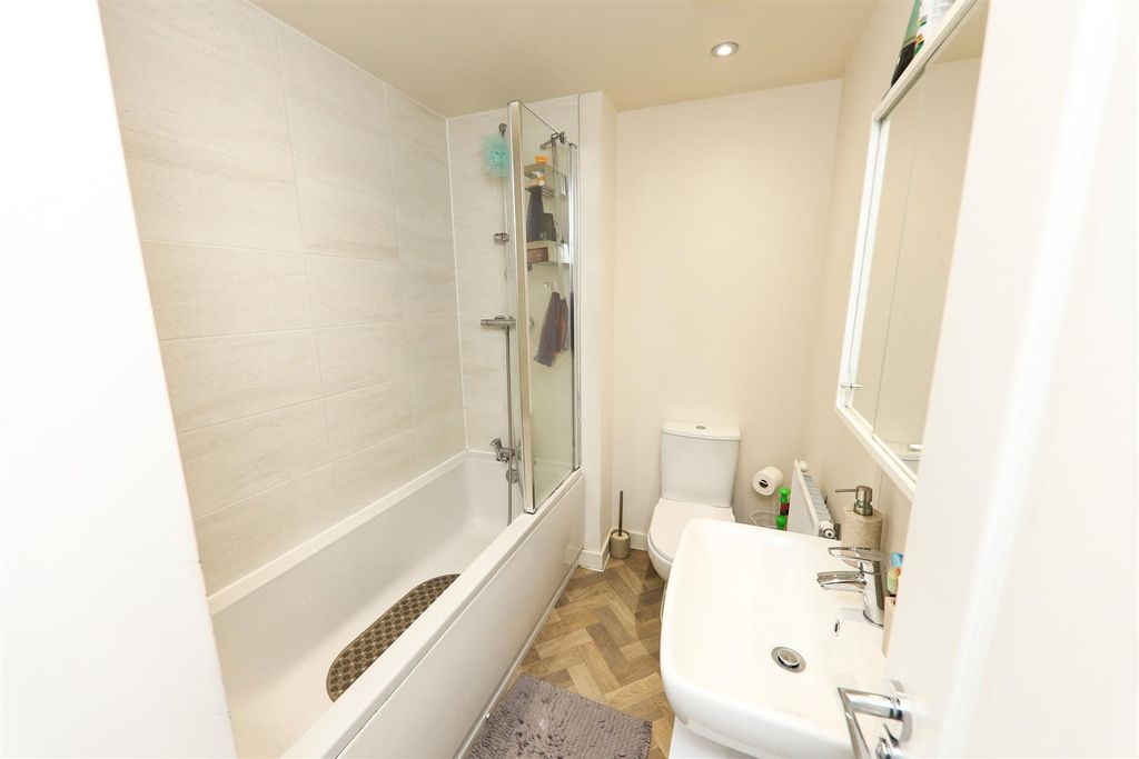 Additional image 17 of 4 bed town house for saleLakeside Boulevard, Lakeside, Doncaster DN4