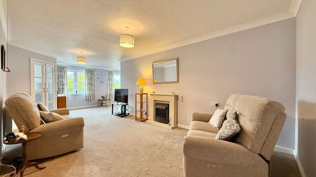 Additional image 4 of 2 bed flat for saleFlat 64, 11 Clachnaharry Road, Inverness IV3