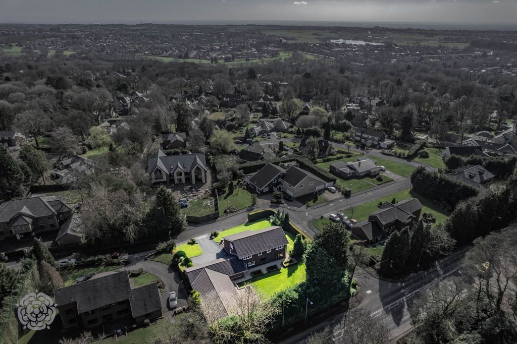 4 bed detached house for saleNorthwold Drive, Bolton BL1