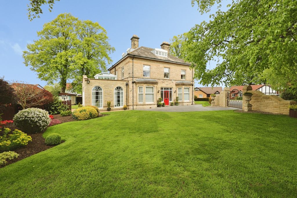 6 bed detached house for saleDene Hall Drive, Bishop Auckland DL14