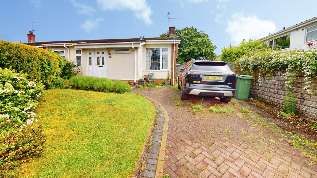 2 bed semi-detached bungalow for saleRhos Llan, Rhiwbina, Cardiff CF14