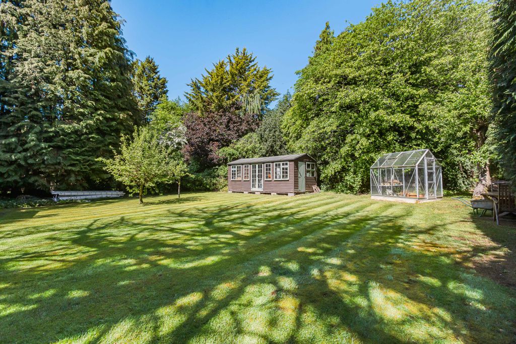 Additional image 31 of 5 bed detached house for saleCross Oak Road, Berkhamsted, Hertfordshire HP4