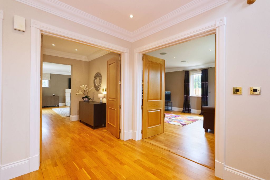 Additional image 6 of 4 bed detached house for saleOakley Gardens, Brockham Park RH3
