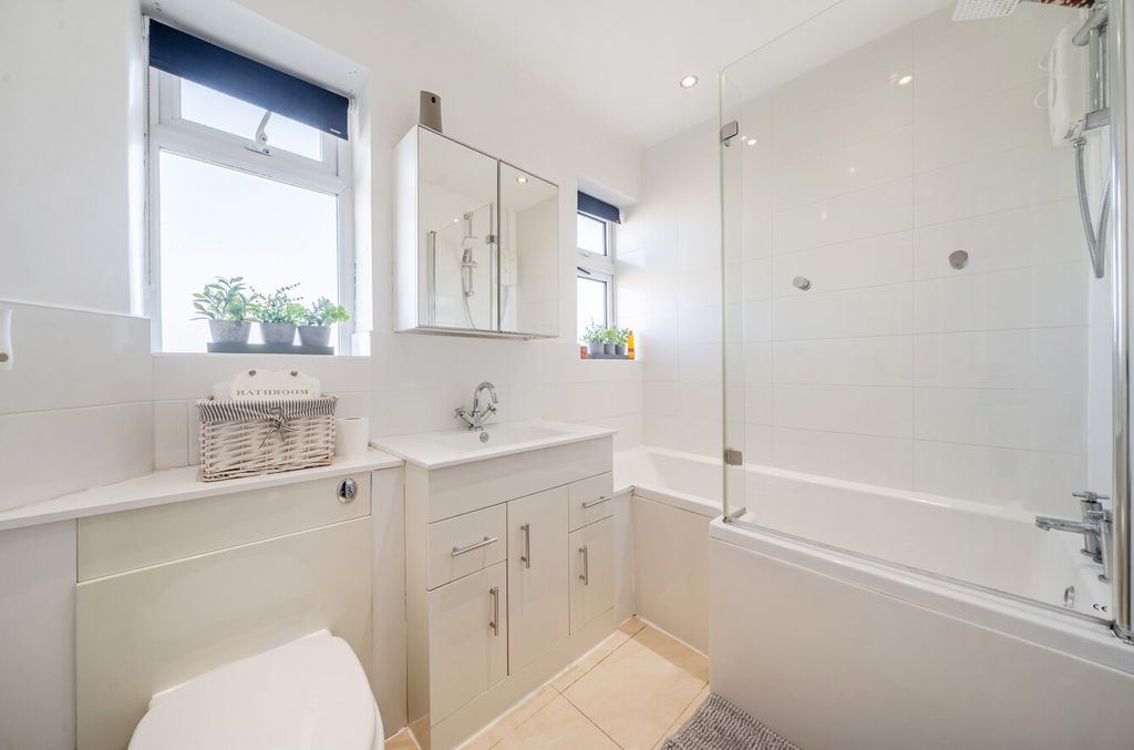 Additional image 7 of 3 bed maisonette for saleMagpie Hall Lane, Bromley BR2