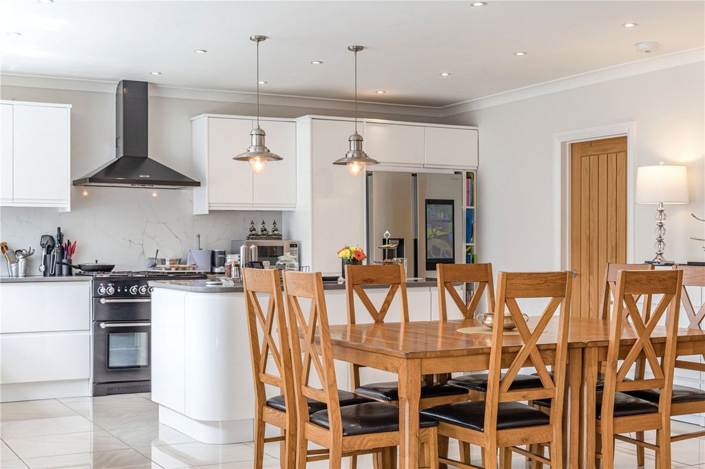 Additional image 16 of 5 bed detached house for salePinewood Avenue, New Haw, Addlestone, Surrey KT15