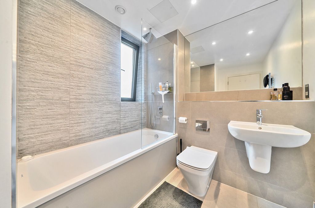 Additional image 6 of 1 bed flat for saleMasons Hill, Bromley, Kent BR2