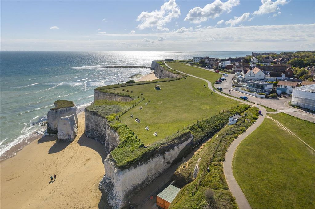 Additional image 3 of 3 bed detached house for saleBarracuda, Marine Drive, Broadstairs CT10