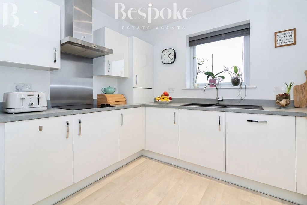 Additional image 13 of 1 bed flat for saleBolton Drive, Shinfield RG2