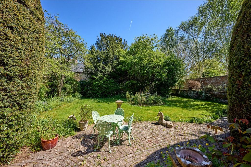 Additional image 15 of 6 bed semi-detached house for saleBroad Street, Bampton, Oxfordshire OX18