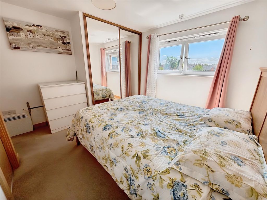 Additional image 8 of 2 bed flat for saleCherrydown East, Basildon SS16
