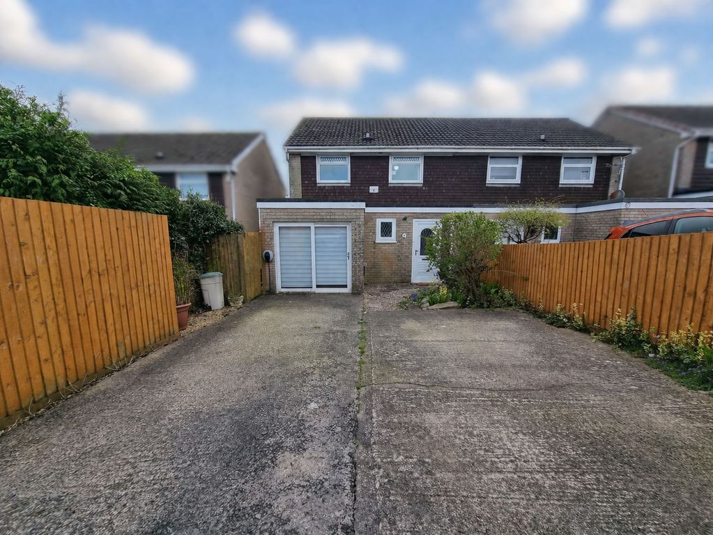 3 bed semi-detached house for saleTrem-Y-Mor, Brackla CF31