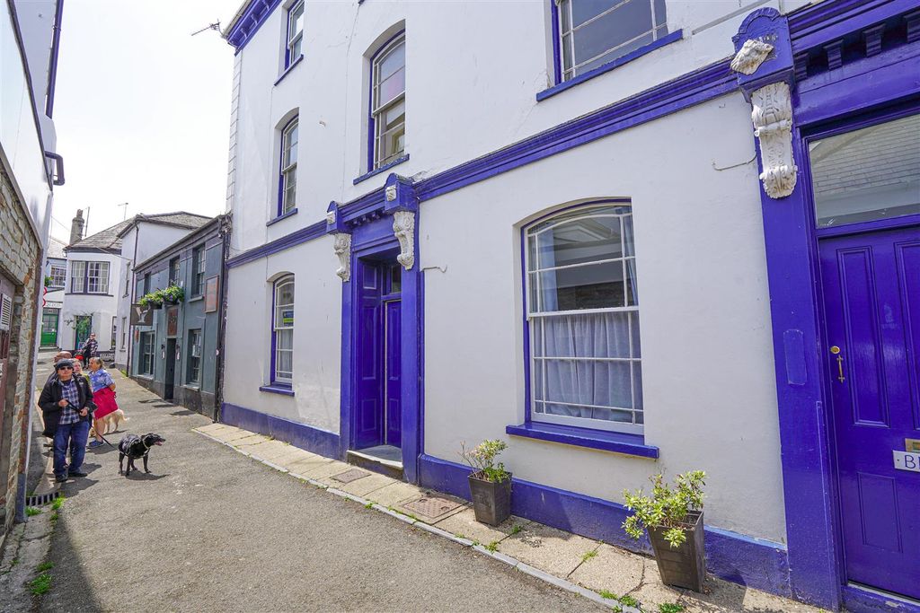 1 bed flat for saleMarket Street, Appledore EX39