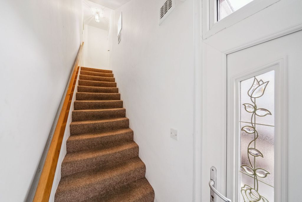 Additional image 19 of 2 bed flat for sale4 Lomond Court, Helensburgh G84