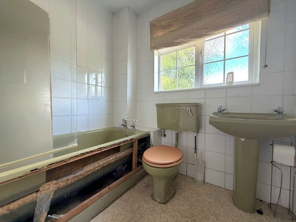 Additional image 16 of 3 bed detached house for saleAlterton Close, Woking, Surrey GU21