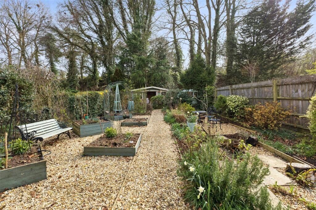 Additional image 18 of 3 bed detached house for saleChawton Park Road, Alton, Hampshire GU34