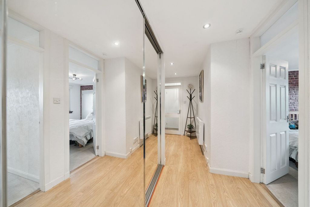 Additional image 6 of 2 bed flat for sale4 Lomond Court, Helensburgh G84