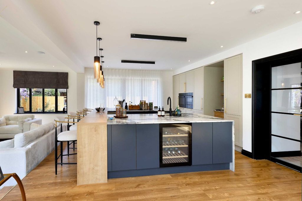 Additional image 6 of 6 bed detached house for salePenn Road, Knotty Green, Beaconsfield, Buckinghamshire HP9