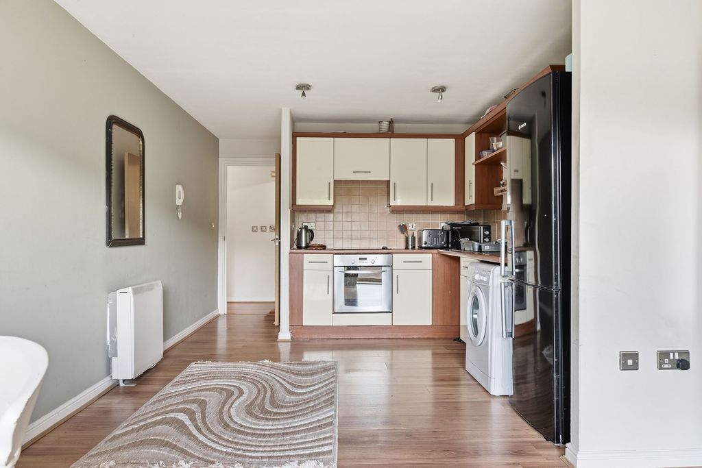 Additional image 7 of 3 bed flat for saleMarkham Quay, Camlough Walk, Chesterfield S41