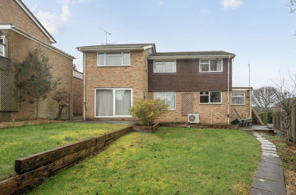 Additional image 3 of 4 bed detached house for saleBalmoral Close, Alton, Hampshire GU34