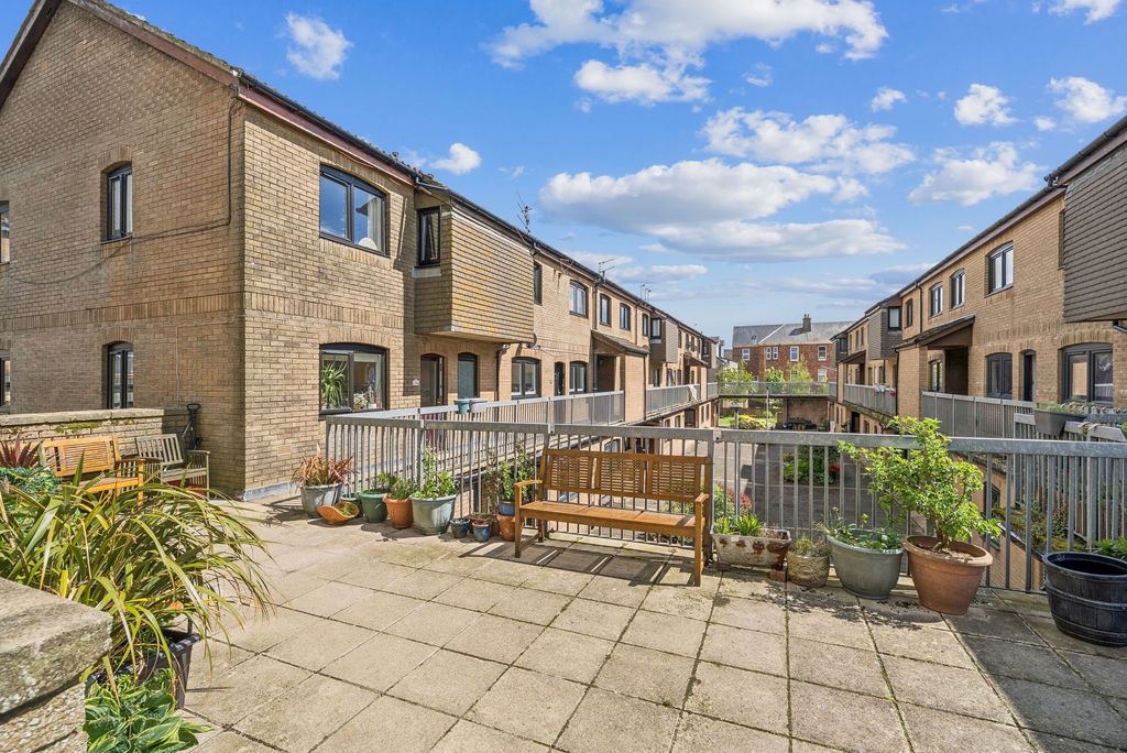 Additional image 5 of 2 bed flat for saleFlat 23 Tower Place, 6 East Clyde Street, Helensburgh G84