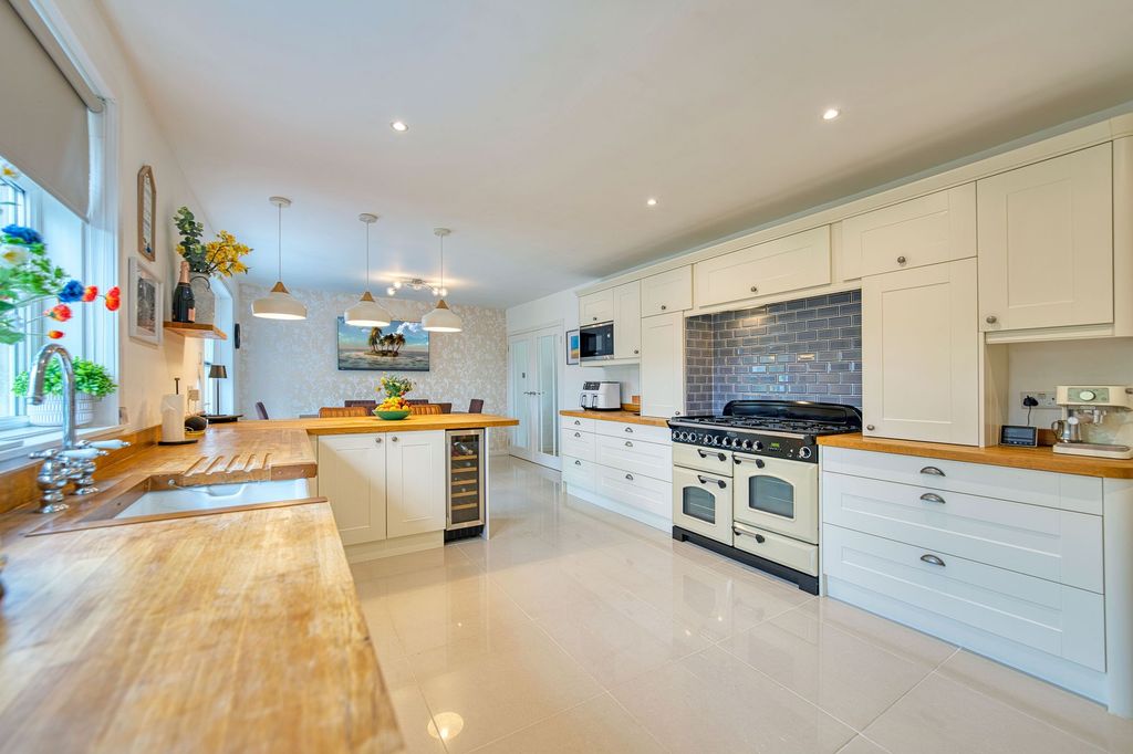 Additional image 13 of 5 bed detached house for saleCraigstewart Crescent, Ayr KA7