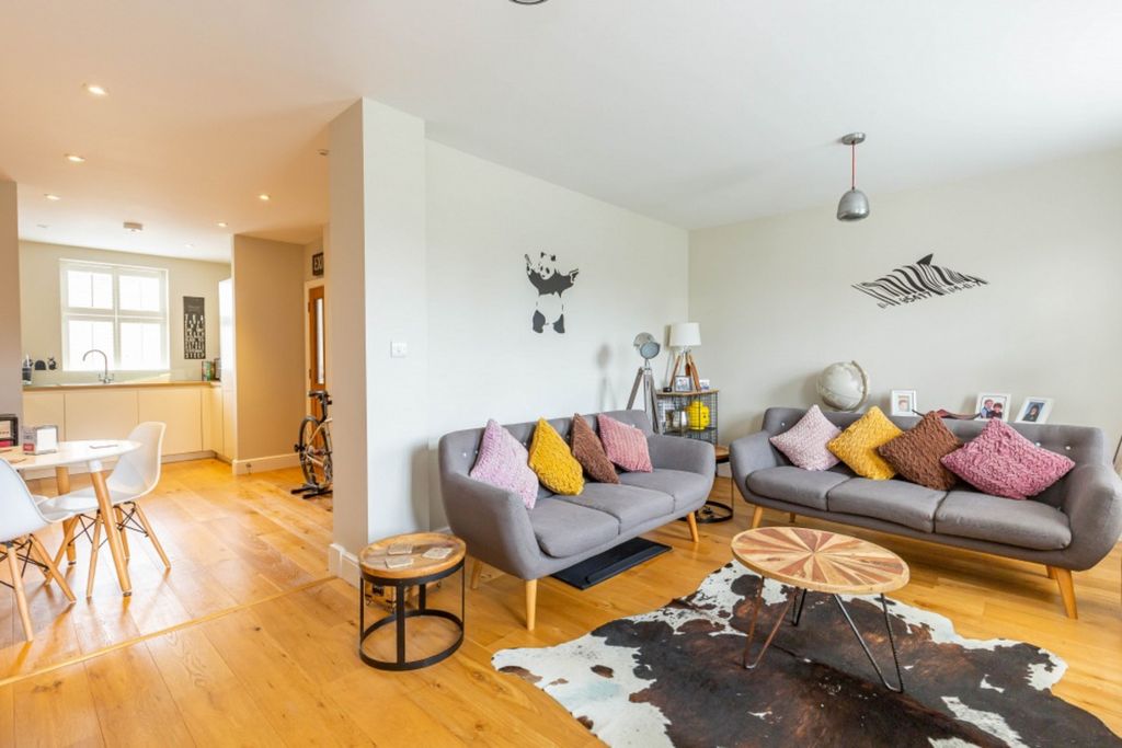 Additional image 5 of 4 bed terraced house for saleOrchard Square, Caversfield OX27