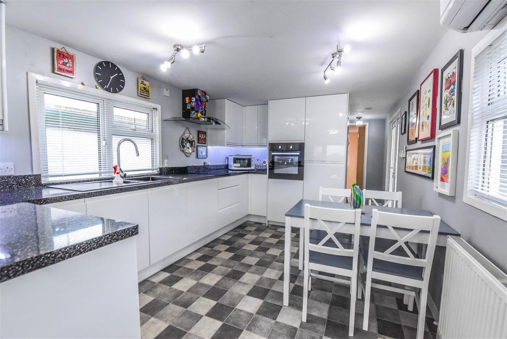 Additional image 2 of 1 bed mobile/park home for saleBerkeley Vale Park, Berkeley GL13