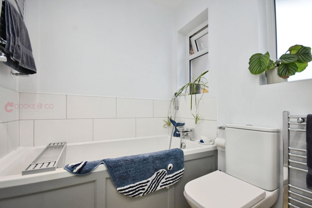 Additional image 10 of 4 bed detached bungalow for saleKingsgate Avenue, Broadstairs, Kent CT10